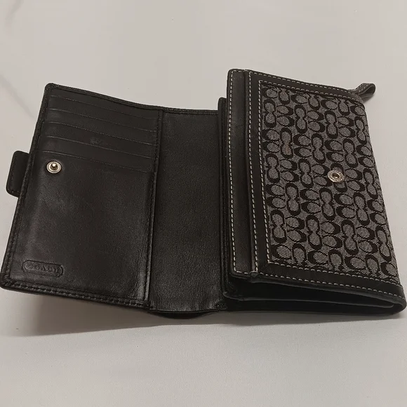 Coach Signature Jacquard Leather Envelope Buckle Bifold Wallet Zip - Picture 7 of 8